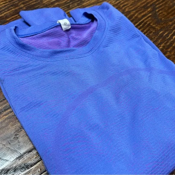 Lululemon Swiftly Relaxed Long-Sleeve Shirt
Ripple Wave Wild Indigo / Sonic Pink - Picture 8 of 8